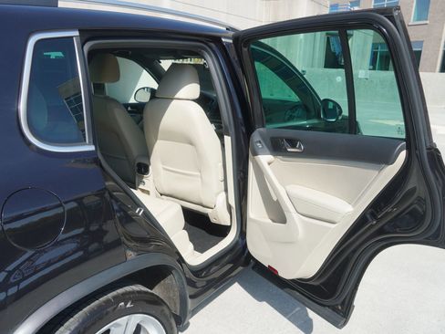 Used 2016 Volkswagen Tiguan R-Line AWD/4WD image 34