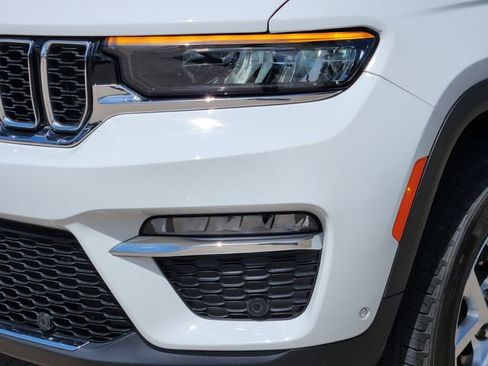 Certified 2023 Jeep Grand Cherokee Limited w/ Luxury Tech Group II image 8