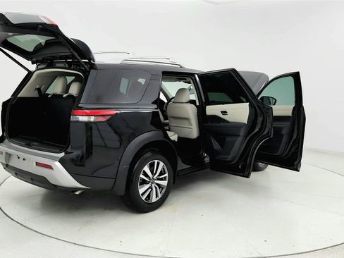 Used 2024 Nissan Pathfinder SL w/ Cargo Package FWD image 11