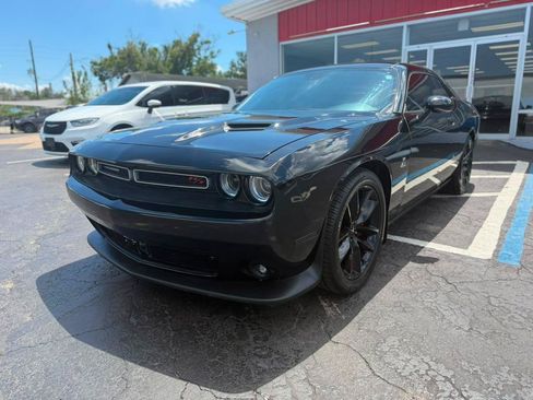 Used 2015 Dodge Challenger R/T Scat Pack w/ Leather Interior Group RWD image 3