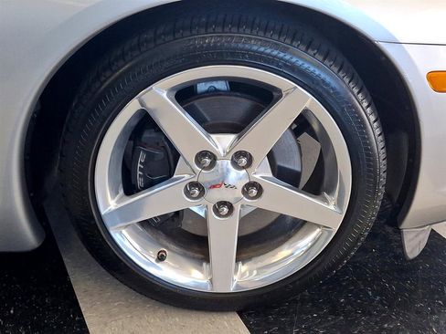 Used 2005 Chevrolet Corvette Convertible w/ Preferred Equipment Group image 8