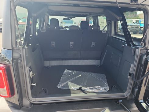 New 2025 Ford Bronco 4-Door image 18