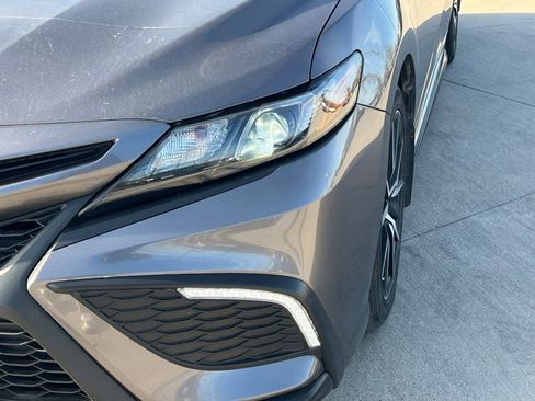 Used 2023 Toyota Camry SE image 4