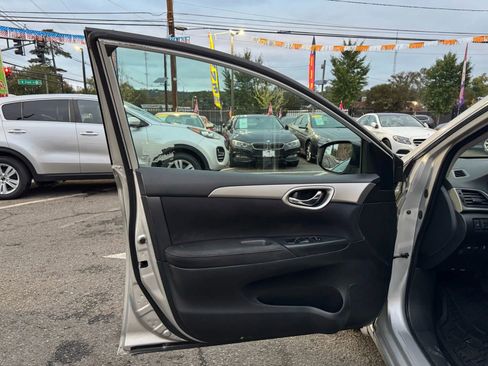 Used 2015 Nissan Sentra S image 11