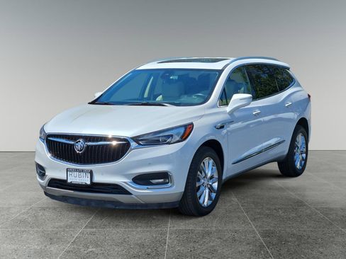 Used 2018 Buick Enclave Premium w/ Trailering Package AWD/4WD image 3