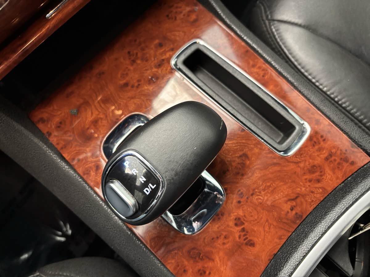 Used 2013 Chrysler 300 w/ Beats Audio Group RWD image 16