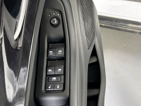 Used 2023 Jeep Grand Cherokee Laredo image 17