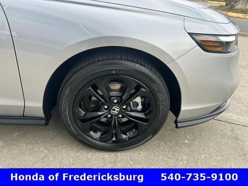 Certified 2025 Honda Accord SE image 5