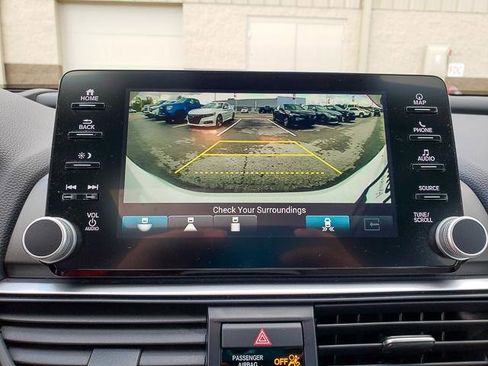 Used 2020 Honda Accord Touring image 15