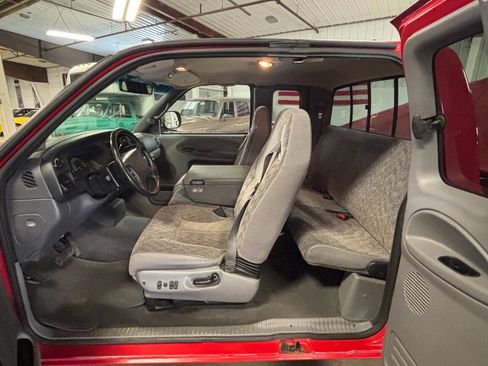 Used 1998 Dodge Ram 1500 Truck 2WD Quad Cab image 37