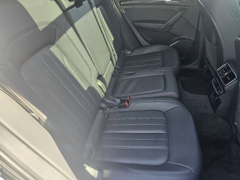 Used 2018 Audi Q5 2.0T Premium Plus w/ Premium Plus Package image 46