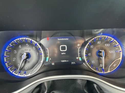 Used 2024 Chrysler Pacifica Touring-L w/ S Appearance Package image 9