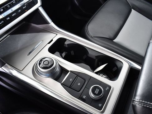 Used 2023 Ford Explorer XLT w/ Equipment Group 202A image 31