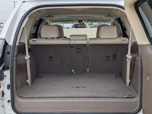 Used 2014 Lexus GX 460 image 34