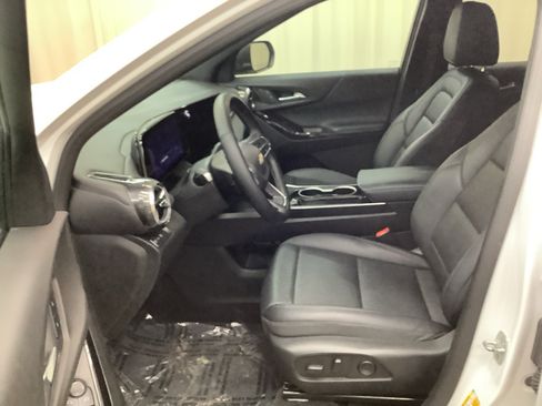 Used 2025 Chevrolet Equinox LT w/ Convenience Package II FWD image 13