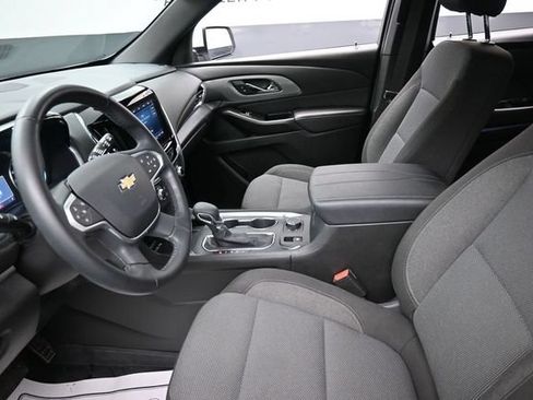 Used 2023 Chevrolet Traverse LT FWD image 16