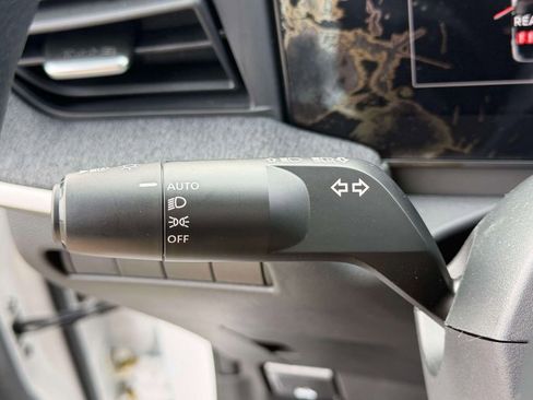 Certified 2025 Nissan Kicks SV image 21