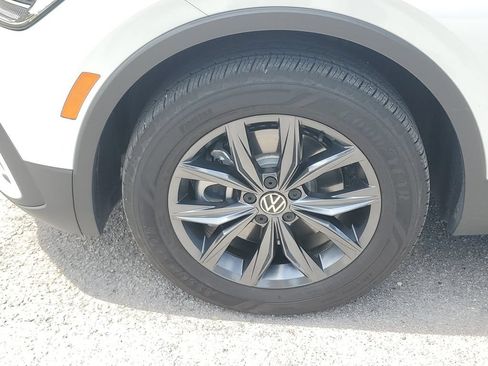 Certified 2023 Volkswagen Tiguan SE FWD image 13