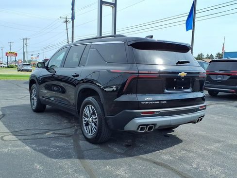 Used 2024 Chevrolet Traverse LT w/ Trailering Package AWD/4WD image 17