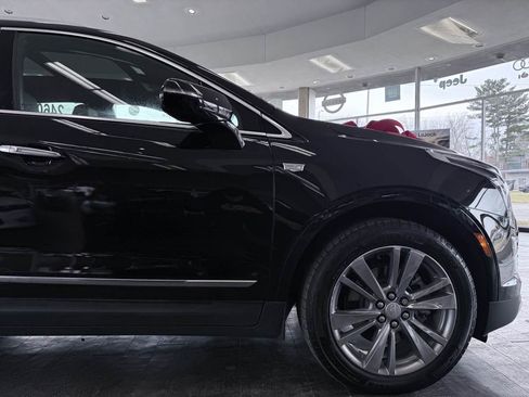 Used 2025 Cadillac XT5 Premium Luxury image 6