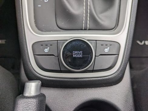 Used 2026 Hyundai Venue SEL FWD image 30