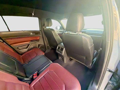 Certified 2021 Volkswagen Atlas Cross Sport SEL Premium image 30