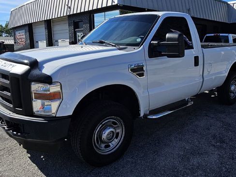 Used 2010 Ford F250 XL AWD/4WD image 3