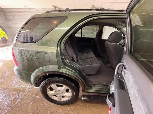 Used 2007 Kia Sorento LX w/ Sport Pkg image 27