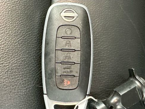 Used 2023 Nissan Rogue SL w/ SL Premium Package AWD/4WD image 17