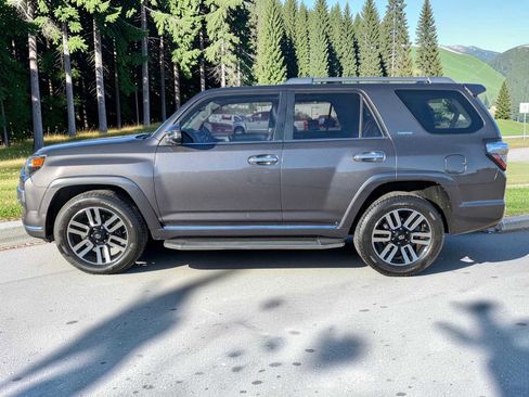 Used 2016 Toyota 4Runner Limited AWD/4WD image 3