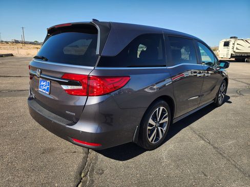 Used 2023 Honda Odyssey Touring image 5