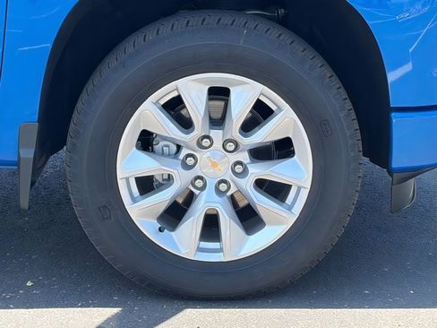 Used 2026 Chevrolet Silverado 1500 Custom RWD image 9