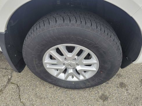 Used 2019 Nissan Frontier SV w/ Value Truck Package AWD/4WD image 6