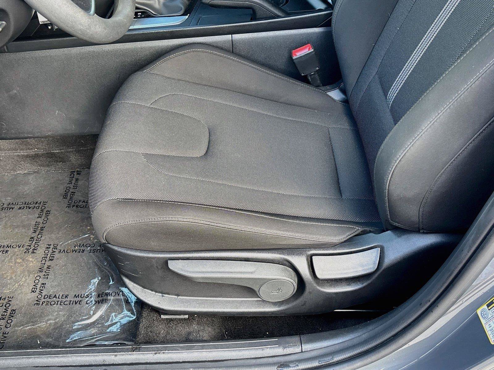 Used 2025 Hyundai Elantra SE FWD image 18