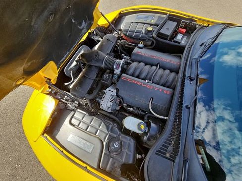 Used 2004 Chevrolet Corvette Convertible w/ Preferred Equipment Group RWD image 16
