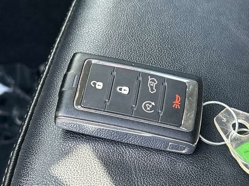 Used 2023 Jeep Grand Cherokee Limited w/ Black Appearance Package image 10