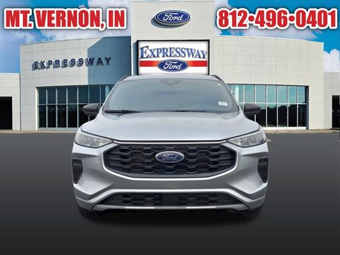 Used 2023 Ford Escape ST-Line w/ Cold Weather Package FWD image 4