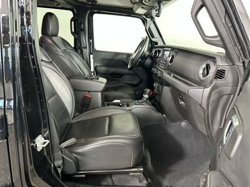 Used 2022 Jeep Wrangler Unlimited Sahara w/ Cold Weather Group image 28