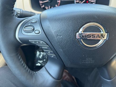Used 2019 Nissan Pathfinder SL AWD/4WD image 29