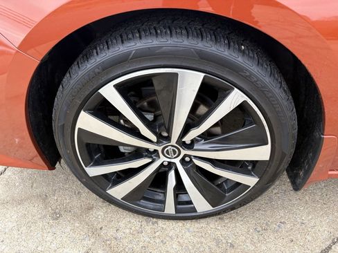 Used 2021 Nissan Altima 2.5 SR w/ SR Premium Package image 11