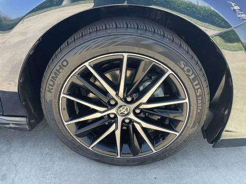 Used 2021 Toyota Camry SE FWD image 30