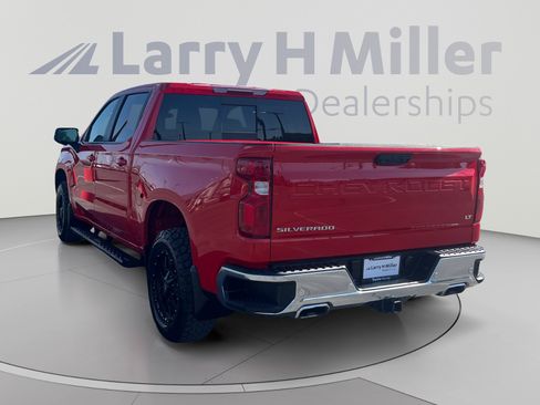 Used 2023 Chevrolet Silverado 1500 LT w/ Z71 Off-Road Package AWD/4WD image 3