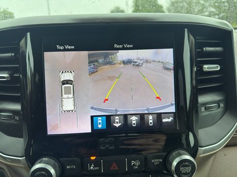 Used 2020 RAM 1500 Laramie AWD/4WD image 12