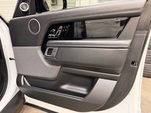 Used 2020 Land Rover Range Rover Long Wheelbase HSE image 32