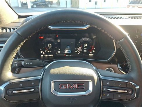 Used 2024 GMC Canyon AT4 w/ AT4 Premium Package image 18