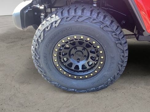 New 2025 Jeep Gladiator Willys image 14