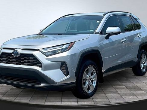 Used 2022 Toyota RAV4 XLE w/ Convenience Package AWD/4WD image 1