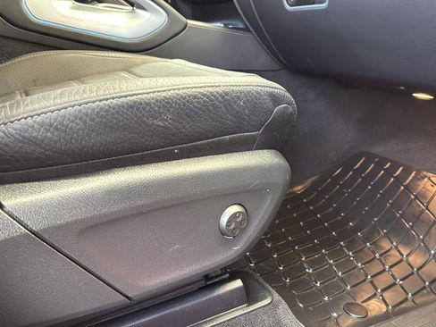 Used 2024 Mercedes-Benz GLS 450 4MATIC image 25