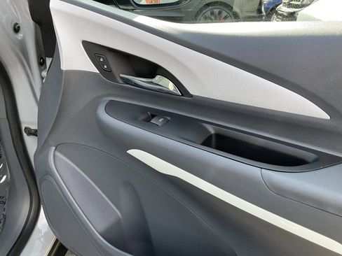 Used 2021 Chevrolet Bolt LT image 63
