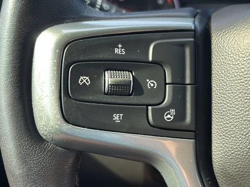 Used 2022 Chevrolet Silverado 1500 LT AWD/4WD image 18